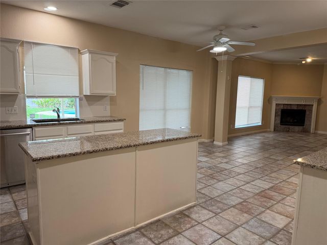 2810 White Oak Lane, Pearland, TX 77584