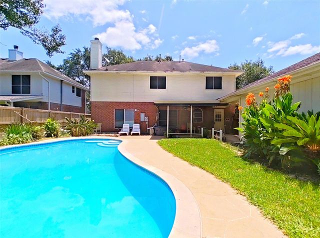 2810 White Oak Lane, Pearland, TX 77584