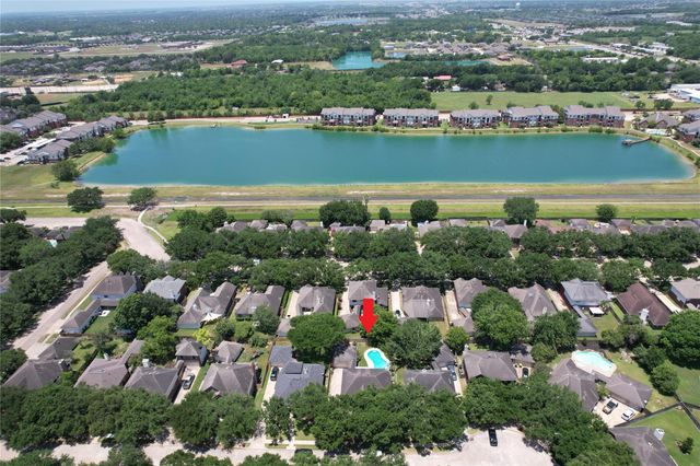 2810 White Oak Lane, Pearland, TX 77584