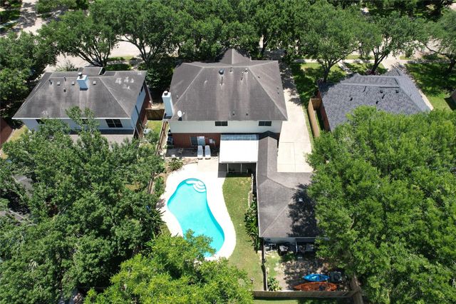 2810 White Oak Lane, Pearland, TX 77584