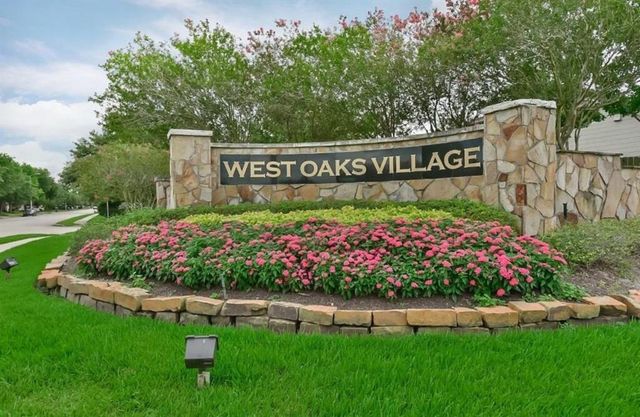 2810 White Oak Lane, Pearland, TX 77584