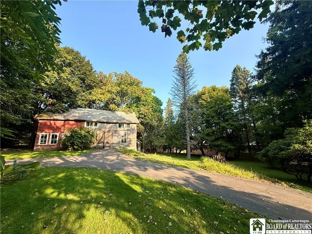 153 West Main Street, Pomfret, NY 14063