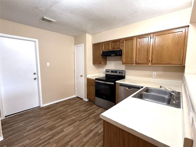 9023 Kalewood Drive, Houston, TX 77099