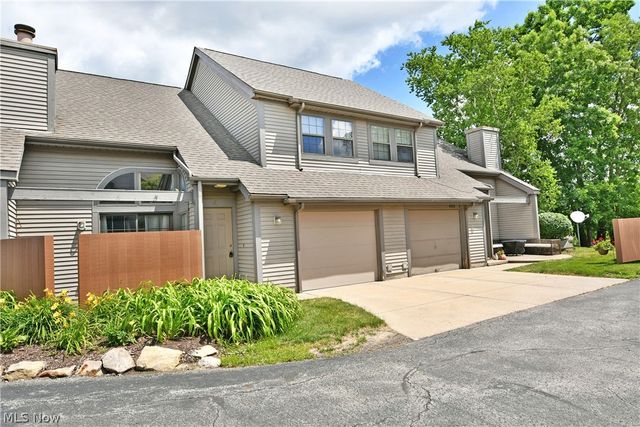 4052 Saint Andrews Court 4, Canfield, OH 44406