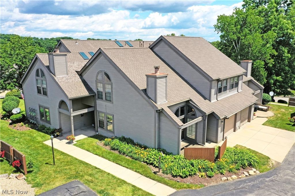 4052 Saint Andrews Court 4, Canfield, OH 44406