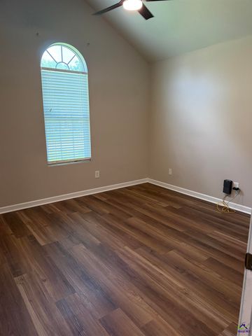 104 Lonesome Doe Circle, Kathleen, GA 31047