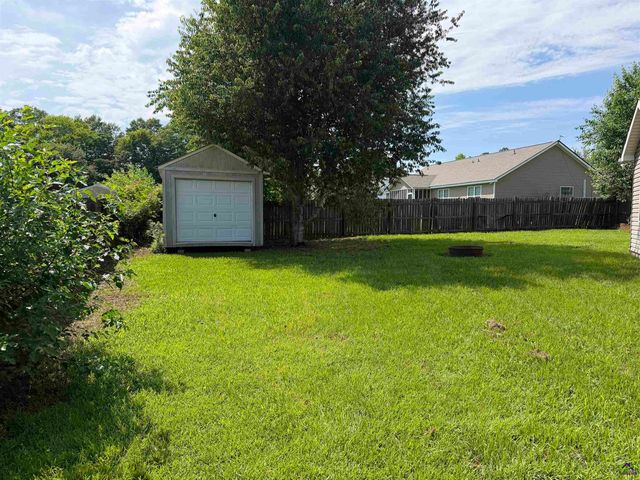 104 Lonesome Doe Circle, Kathleen, GA 31047