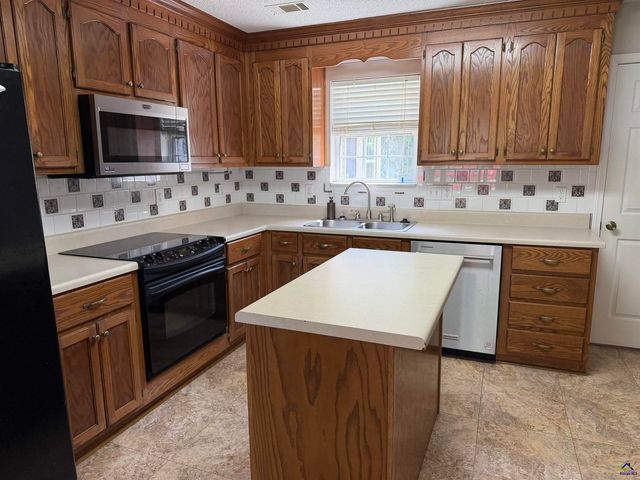 104 Lonesome Doe Circle, Kathleen, GA 31047