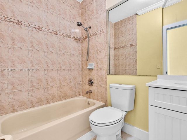 2864 SW 138th Path, Miami, FL 33175