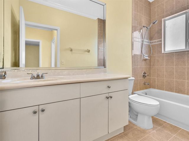 2864 SW 138th Path, Miami, FL 33175