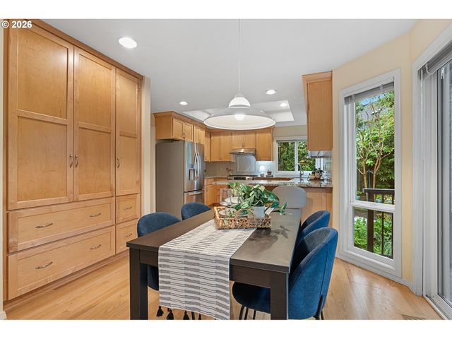 17932 Nw LONE ROCK Dr, Portland, OR 97229