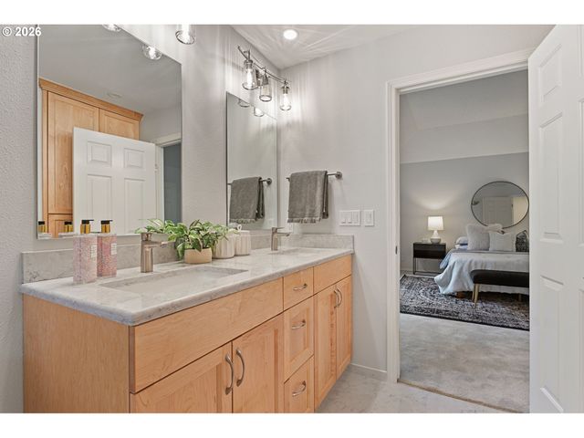 17932 Nw LONE ROCK Dr, Portland, OR 97229