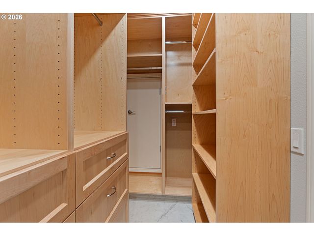 17932 Nw LONE ROCK Dr, Portland, OR 97229