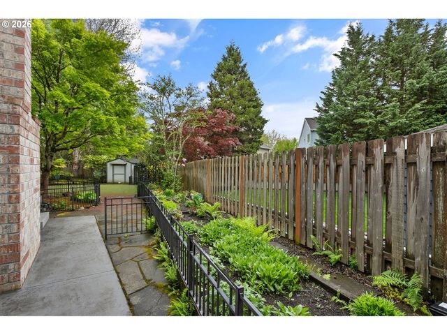 17932 Nw LONE ROCK Dr, Portland, OR 97229