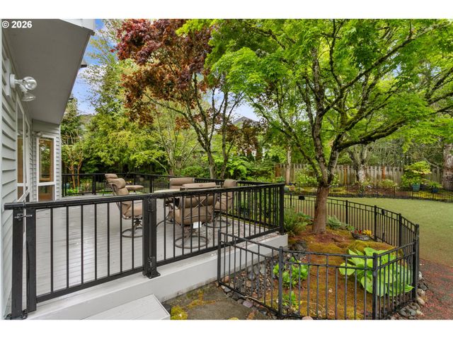 17932 Nw LONE ROCK Dr, Portland, OR 97229