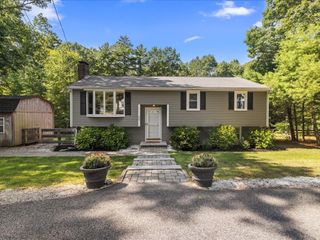 90 Autumn Avenue, Duxbury, MA 02332