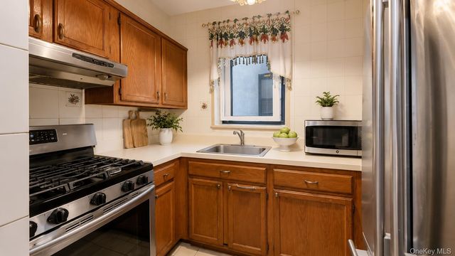 827 Fox Street 3A, Bronx, NY 10459
