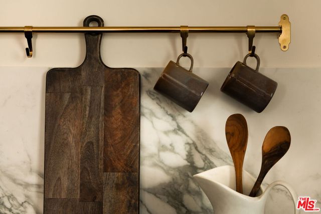 931 S Sycamore Avenue, Los Angeles, CA 90036