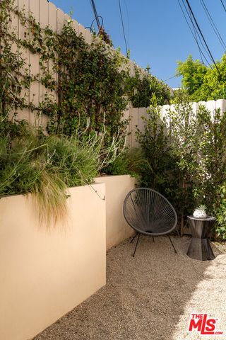 931 S Sycamore Avenue, Los Angeles, CA 90036