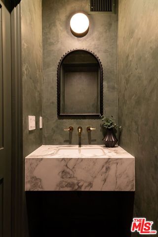 931 S Sycamore Avenue, Los Angeles, CA 90036