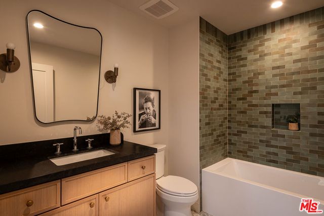 931 S Sycamore Avenue, Los Angeles, CA 90036