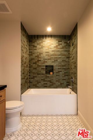 931 S Sycamore Avenue, Los Angeles, CA 90036