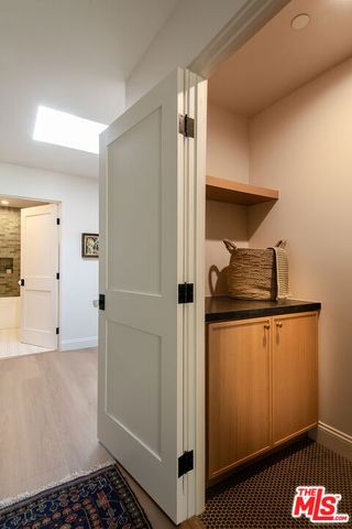 931 S Sycamore Avenue, Los Angeles, CA 90036