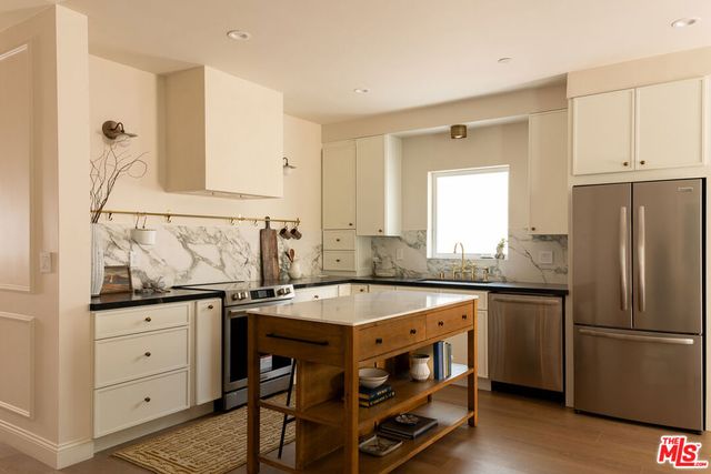 931 S Sycamore Avenue, Los Angeles, CA 90036