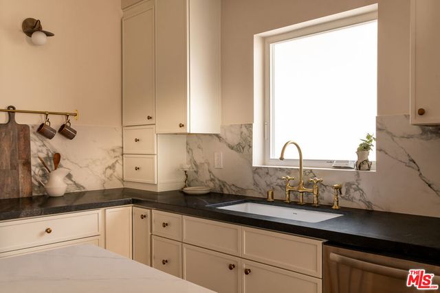 931 S Sycamore Avenue, Los Angeles, CA 90036