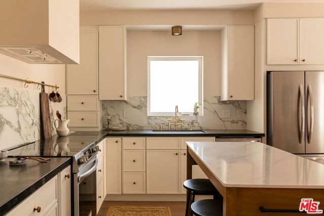 931 S Sycamore Avenue, Los Angeles, CA 90036