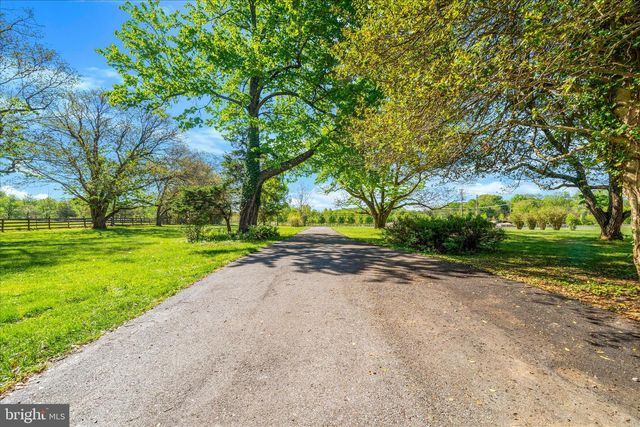 5301 BROOKEVILLE RD, Gaithersburg, MD 20882