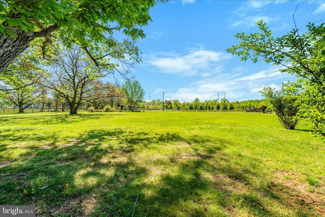5301 BROOKEVILLE RD, Gaithersburg, MD 20882