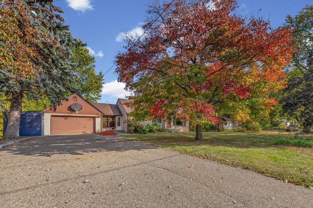609 Silver Lake Road NW, New Brighton, MN 55112 — photo 4