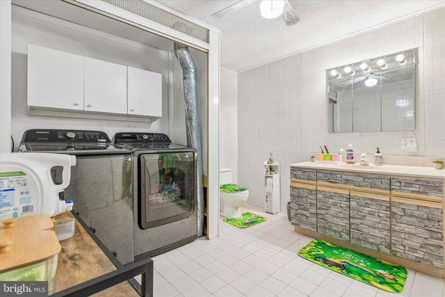 3006 WILD RUN RD, Pennsburg, PA 18073