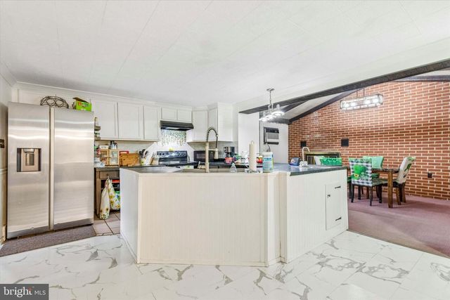 3006 WILD RUN RD, Pennsburg, PA 18073