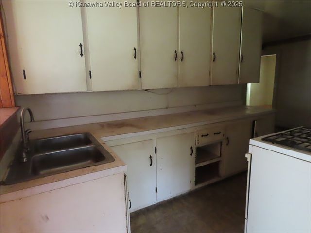 4501 Victoria Road, Charleston, WV 25312