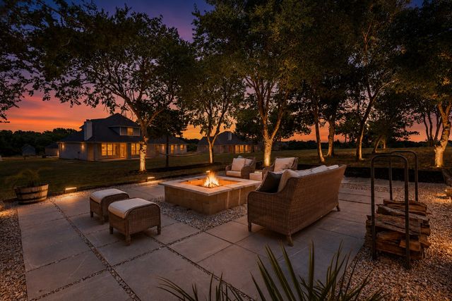 410 Silo Court, Waxahachie, TX 75167