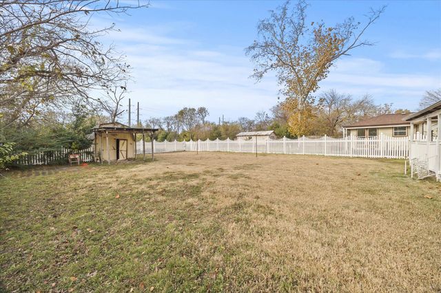 302 S Clark Street, Rockwall, TX 75087