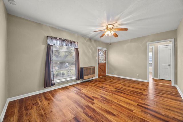 302 S Clark Street, Rockwall, TX 75087