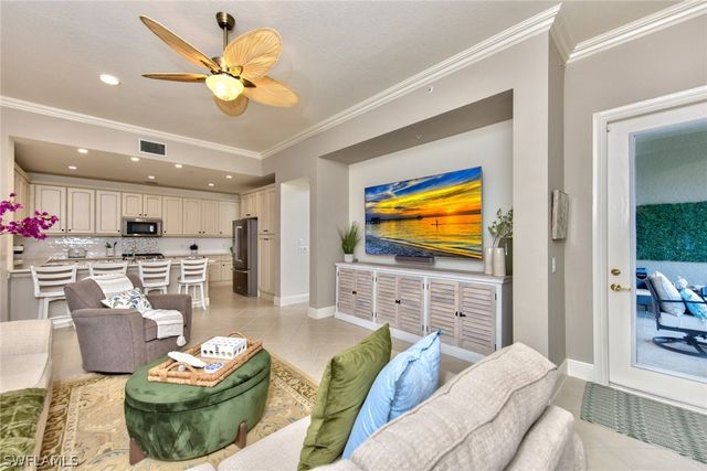 9242 Tesoro LN 1-102, Naples, FL 34114