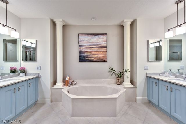 9242 Tesoro LN 1-102, Naples, FL 34114