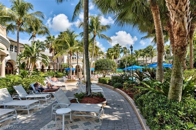 9242 Tesoro LN 1-102, Naples, FL 34114