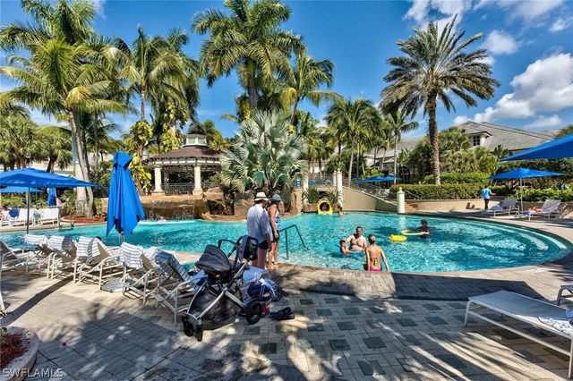 9242 Tesoro LN 1-102, Naples, FL 34114