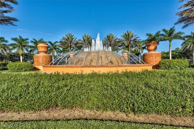 9242 Tesoro LN 1-102, Naples, FL 34114