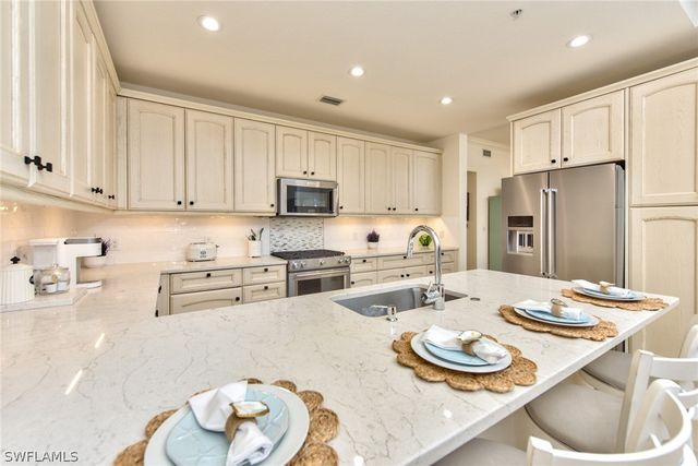 9242 Tesoro LN 1-102, Naples, FL 34114