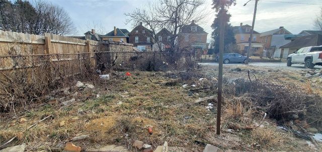 320 W 14TH AVENUE, Homestead, PA 15120