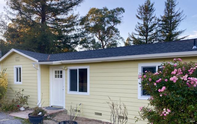 4605 Gravenstein Hwy N, Sebastopol, CA 95472