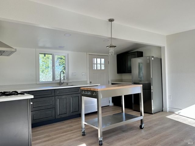 4605 Gravenstein Hwy N, Sebastopol, CA 95472