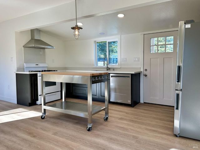 4605 Gravenstein Hwy N, Sebastopol, CA 95472