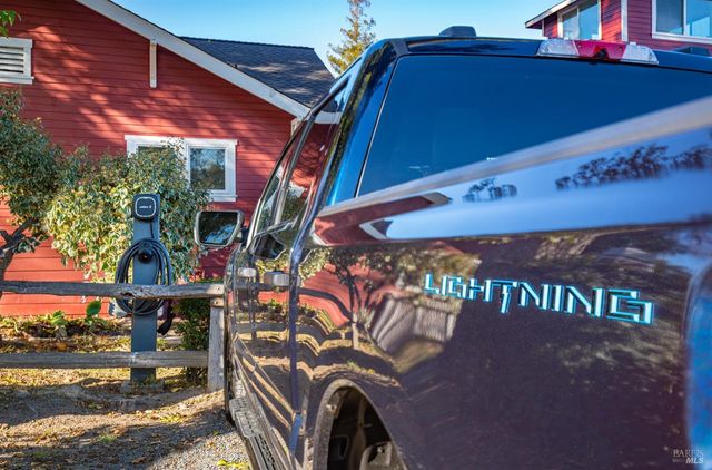 4605 Gravenstein Hwy N, Sebastopol, CA 95472